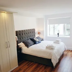 https://42-adelaide-square-apartment-suite.dublin-hotelsweb.com